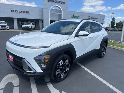 Used 2025 Hyundai Kona SEL AWD/4WD image 6