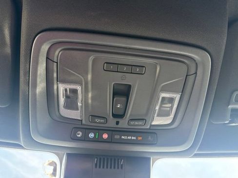 Used 2025 Chevrolet Silverado 3500 High Country AWD/4WD image 28