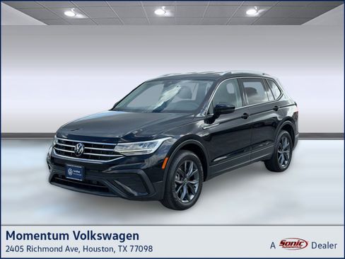Certified 2022 Volkswagen Tiguan SE FWD image 1