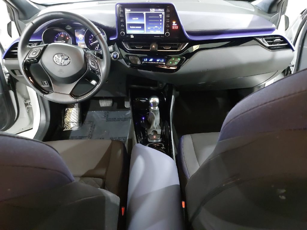 Used 2022 Toyota C-HR XLE FWD image 9