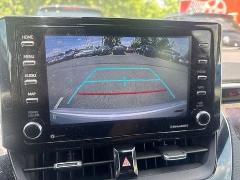 Used 2021 Toyota Corolla SE w/ SE Premium Package FWD image 9
