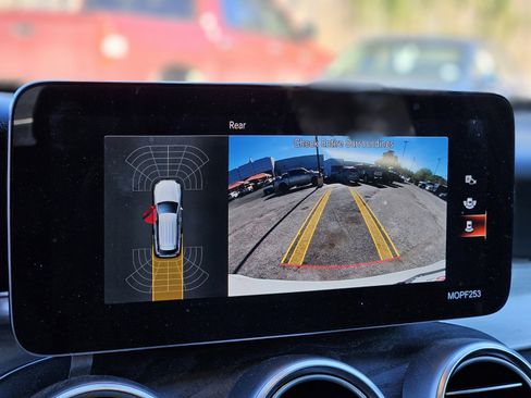 Used 2021 Mercedes-Benz GLC 300 GLC 300 image 21