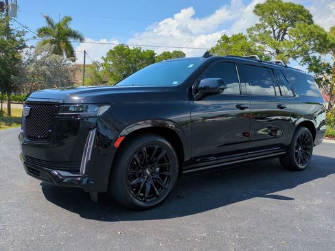 Used 2024 Cadillac Escalade ESV Sport Platinum w/ LPO, ONYX Package AWD/4WD image 8