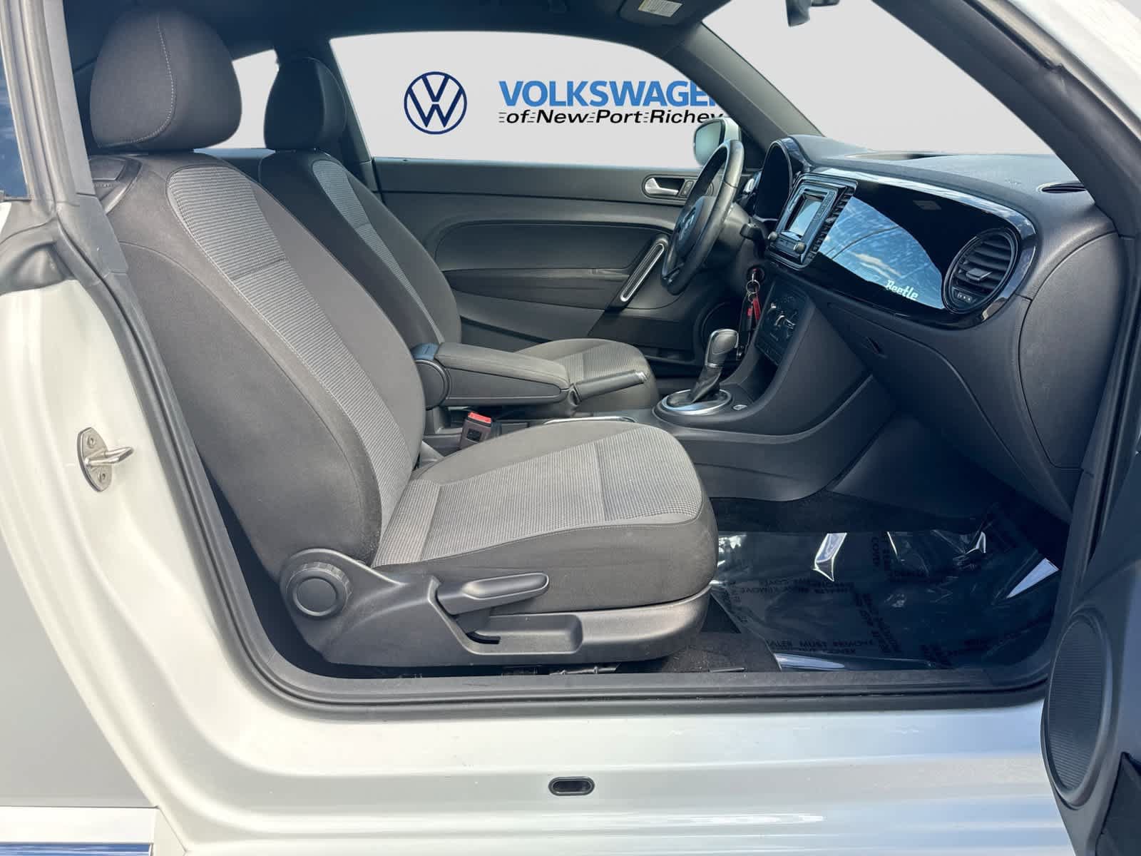 Used 2019 Volkswagen Beetle 2.0T S FWD image 24