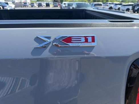 Used 2024 GMC Sierra 1500 Elevation w/ LPO, Elevation Black Package AWD/4WD image 7