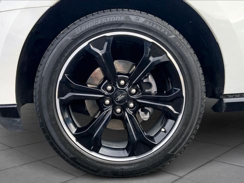 Used 2023 Ford Expedition Limited image 11