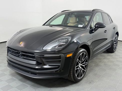 Certified 2023 Porsche Macan image 1