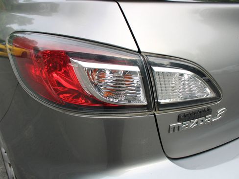 Used 2010 MAZDA MAZDA3 i Sport image 21