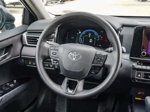 Used 2025 Toyota Camry LE FWD image 15