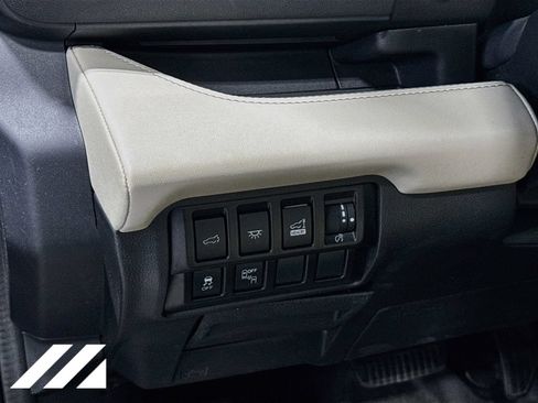 Used 2022 Subaru Ascent Limited w/ Technology Package AWD/4WD image 10