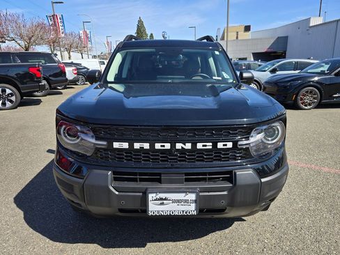 Used 2025 Ford Bronco Sport Outer Banks w/ Outer Banks Tech Package+ image 2