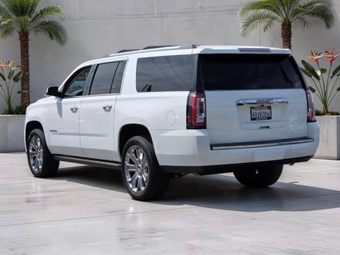 Used 2015 GMC Yukon XL Denali w/ Touring Package AWD/4WD image 4
