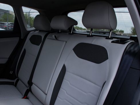 New 2026 Volkswagen Taos SE FWD image 28