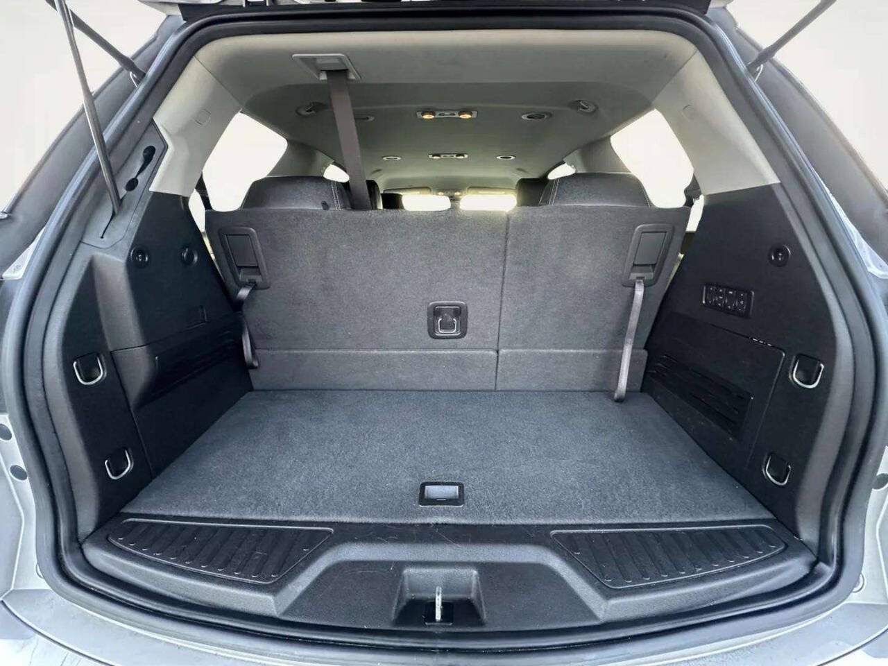 Used 2017 GMC Acadia Limited SLT AWD/4WD image 10