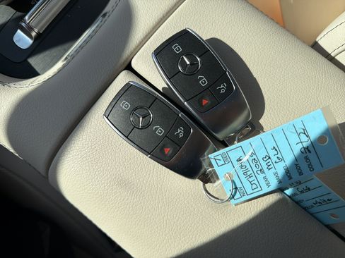 Used 2025 Mercedes-Benz GLS 450 4MATIC image 37