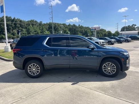 Used 2023 Chevrolet Traverse LT FWD image 8
