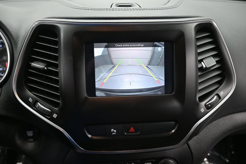 Used 2019 Jeep Cherokee Latitude Plus AWD/4WD image 20