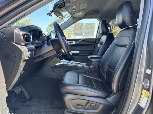 Used 2022 Ford Explorer XLT w/ Equipment Group 202A image 20