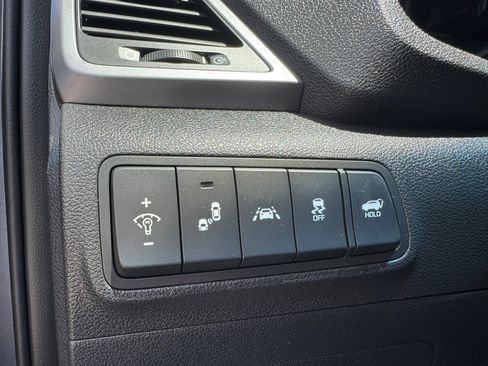 Used 2016 Hyundai Tucson Limited w/ Option Group 03 FWD image 17