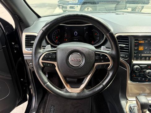 Used 2017 Jeep Grand Cherokee Limited w/ Luxury Group II AWD/4WD image 16
