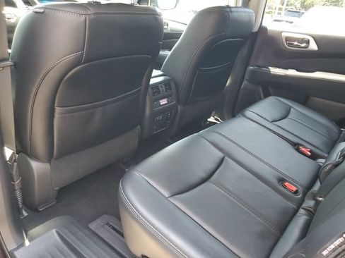 Used 2019 Nissan Pathfinder SL AWD/4WD image 36