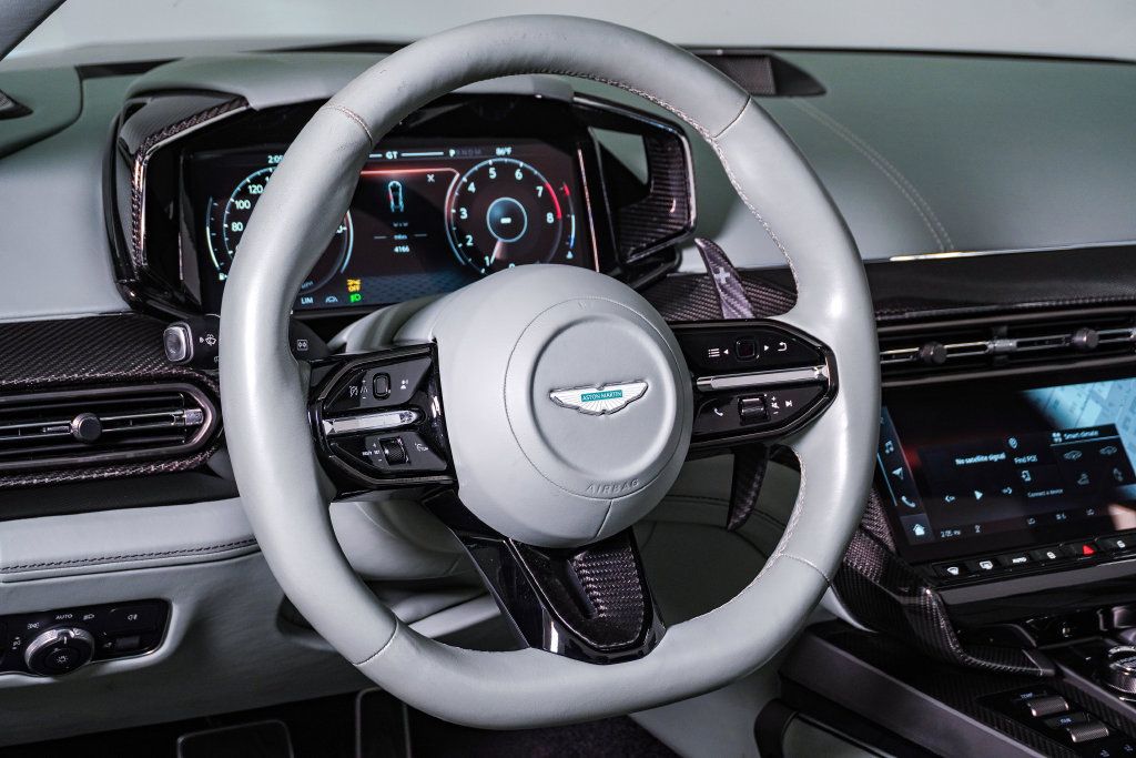 Used 2026 Aston Martin Vanquish Convertible RWD image 27