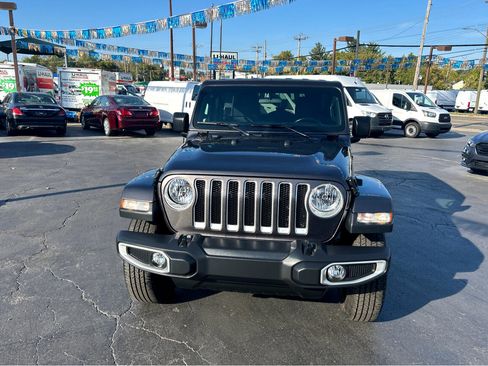 Used 2020 Jeep Wrangler Unlimited Sahara image 2