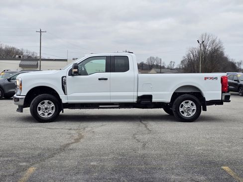 Used 2025 Ford F350 XLT image 4
