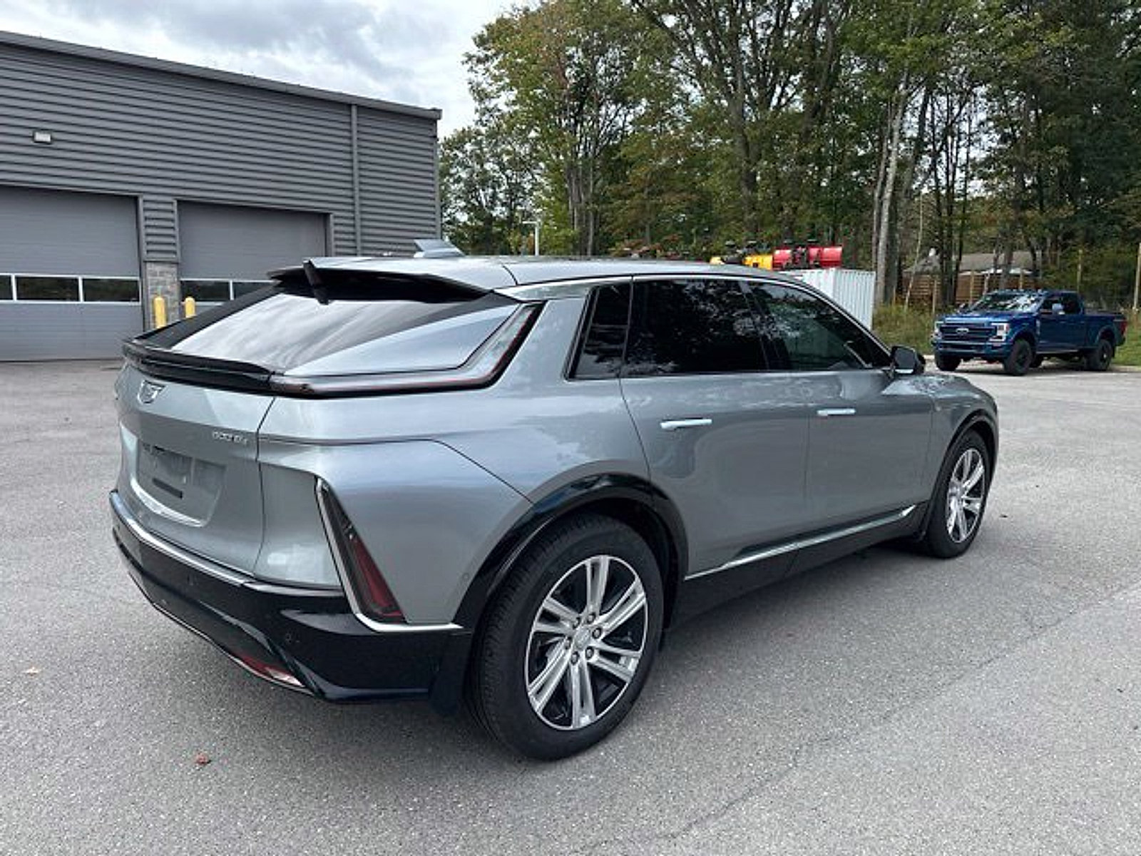Used 2024 Cadillac Lyriq Tech w/ Driver Assist Package AWD/4WD image 5