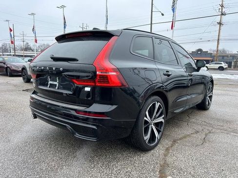 Used 2022 Volvo XC60 T8 R-Design w/ Advanced Package image 3