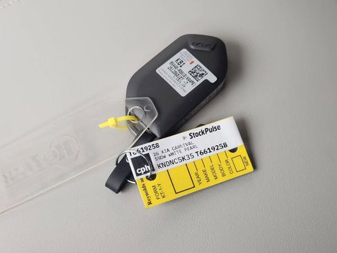 New 2026 Kia Carnival EX image 28