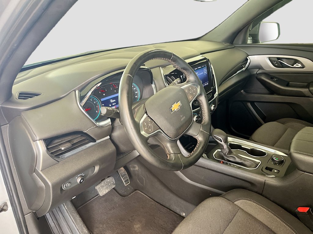 Used 2023 Chevrolet Traverse LT FWD image 9