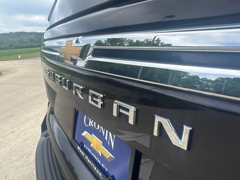 Used 2024 Chevrolet Suburban LT AWD/4WD image 9
