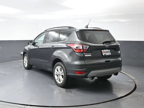 Used 2018 Ford Escape SE w/ SE Sync 3 Package FWD image 11