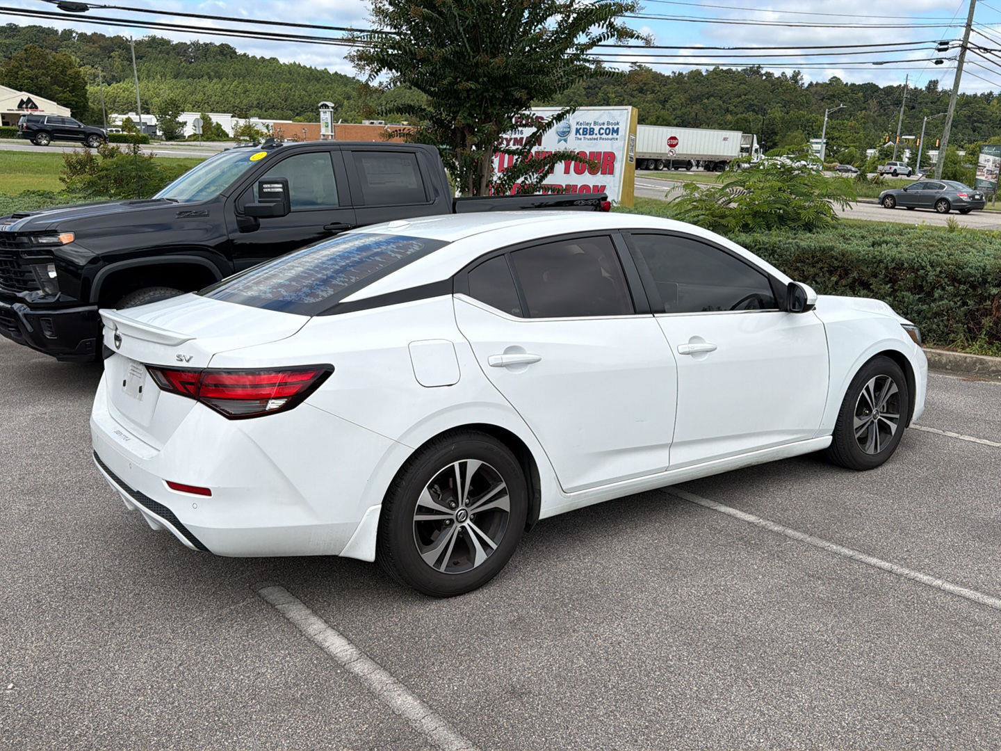 Used 2021 Nissan Sentra SV FWD image 3