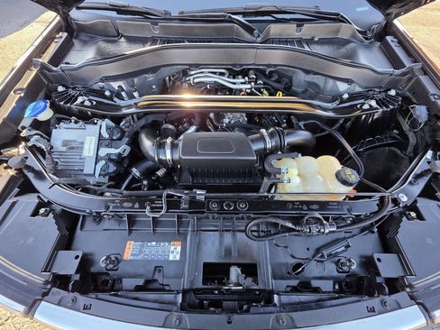 Used 2021 Ford Explorer Platinum image 38