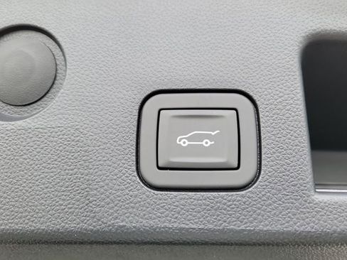 New 2026 GMC Terrain Denali w/ LPO, Floor Liner Package image 9