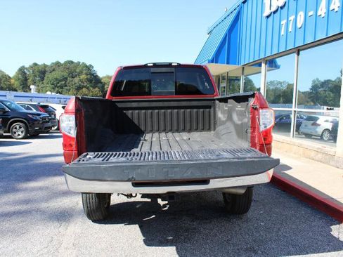 Used 2017 Nissan Titan SV image 16