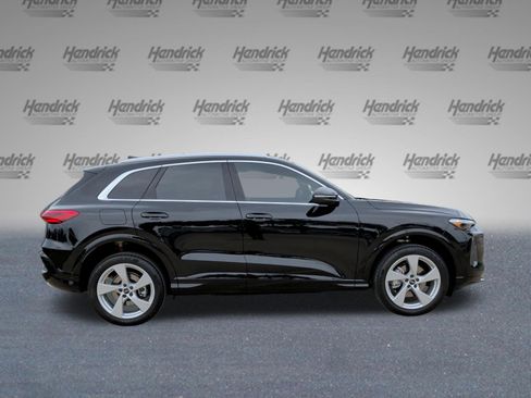 Used 2026 Audi Q5 Premium AWD/4WD image 11