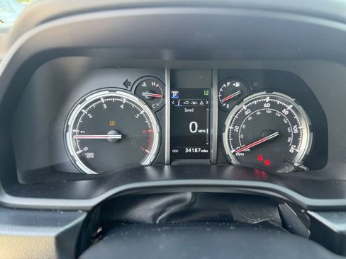Used 2022 Toyota 4Runner TRD Sport AWD/4WD image 30