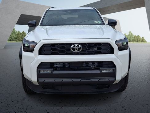 Certified 2026 Toyota 4Runner TRD Off-Road Premium AWD/4WD image 2