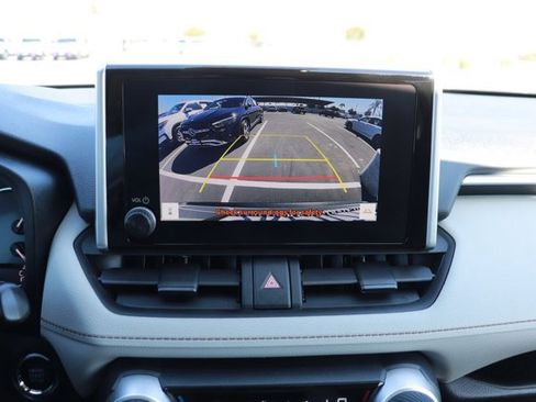 Used 2025 Toyota RAV4 XLE FWD image 27