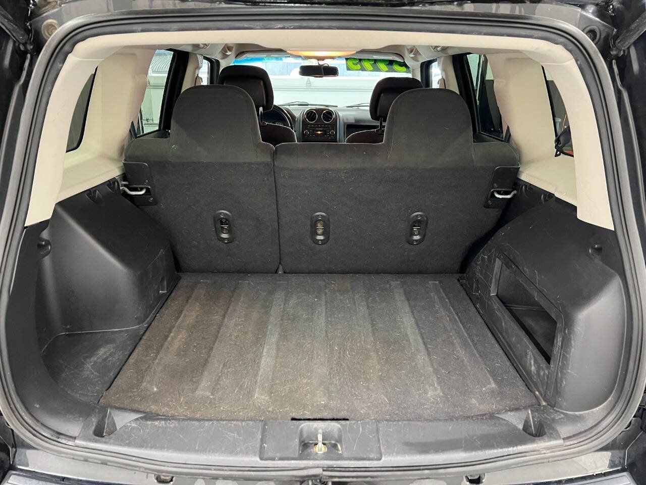 Used 2016 Jeep Patriot Latitude AWD/4WD image 12