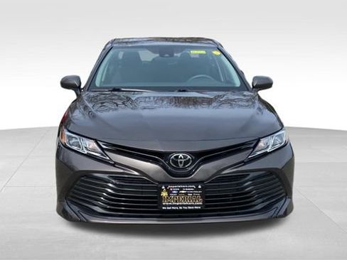 Used 2019 Toyota Camry LE image 2