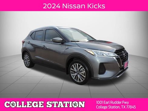 Used 2024 Nissan Kicks SV FWD image 1