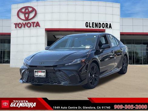 New 2026 Toyota Camry Hybrid FWD image 4