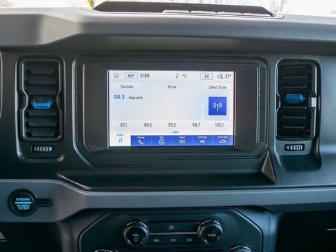 Used 2022 Ford Bronco Black Diamond image 21