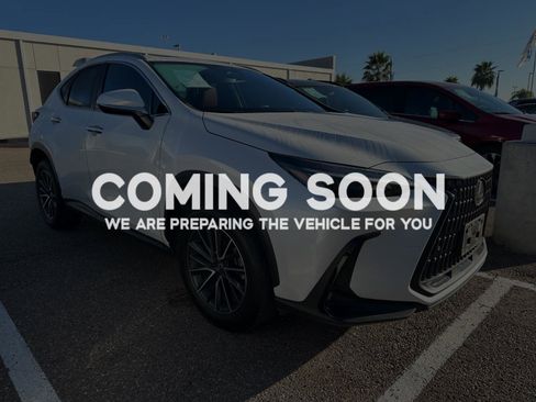 Used 2024 Lexus NX 250 FWD w/ Premium Package image 2