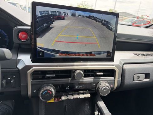 Used 2024 Toyota Tacoma TRD Off-Road w/ TRD Off Road Upgrade Package AWD/4WD image 4