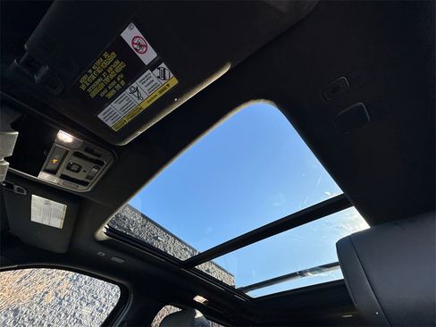 Used 2024 Toyota Sequoia Platinum image 7